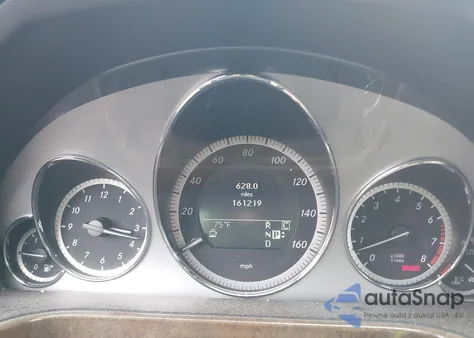 2010 Mercedes-Benz E 350 4Matic z USA, uszkodzony, nr VIN WDDHF8HB1AA147421